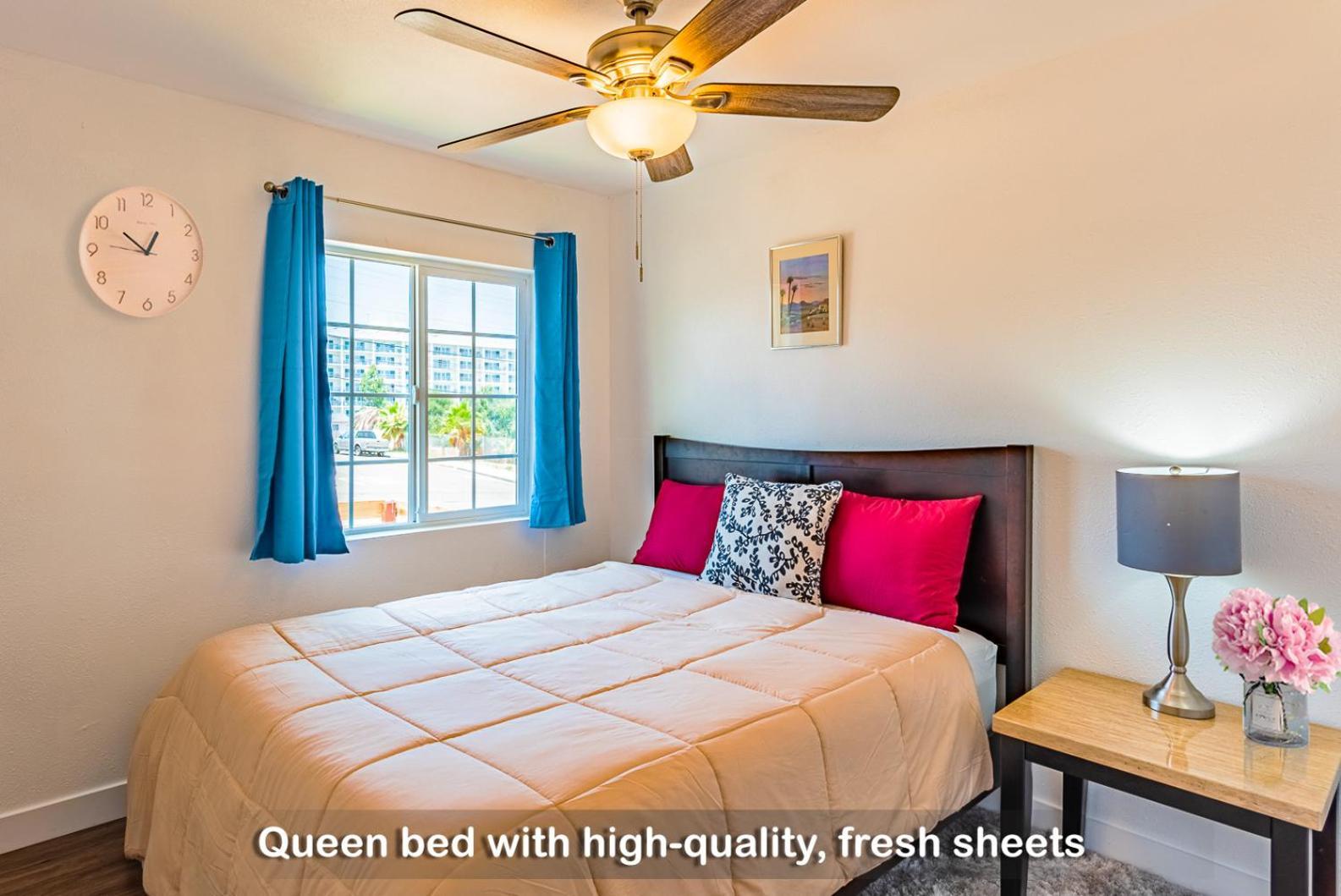 Entire Lovely 3-bedroom Near Downtown, With Free Parking & Laundry Holiday home San Diego