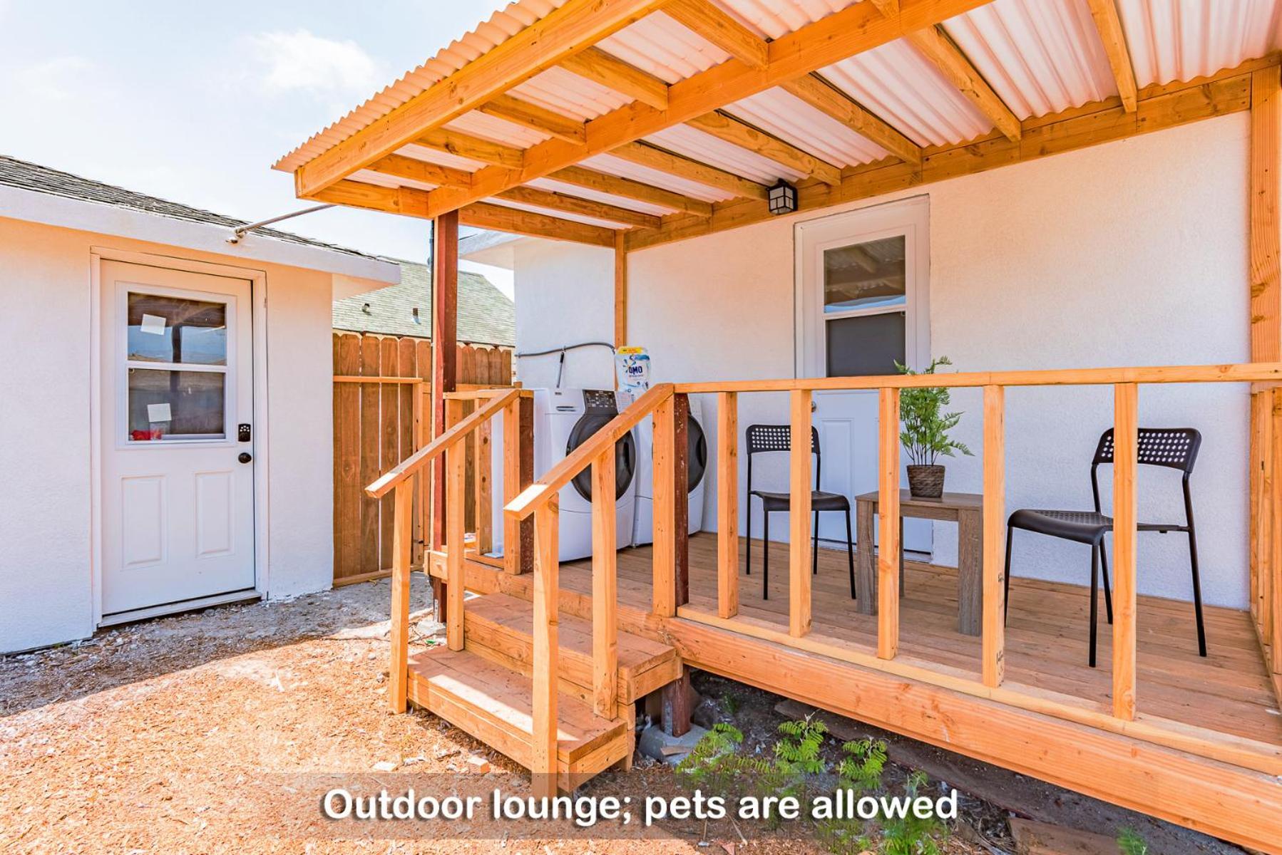 Entire Lovely 3-bedroom Near Downtown, With Free Parking & Laundry Holiday home San Diego